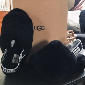 Ugg Fluff Yeah slide in black and white